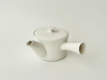 Load image into Gallery viewer, kyu-su Teapot