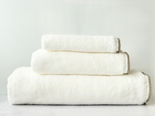 Load image into Gallery viewer, Cabin Towel - White x Mist Gray