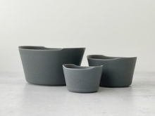 Load image into Gallery viewer, unjour - Bowl in Rainy Gray (Dark Gray)