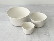 Load image into Gallery viewer, unjour - Bowl in Yuki (White)