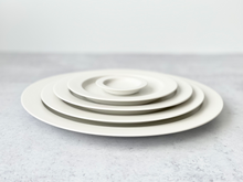 Load image into Gallery viewer, unjour - Plates in Yuki (White)