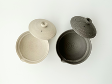 Load image into Gallery viewer, Howan Teapot
