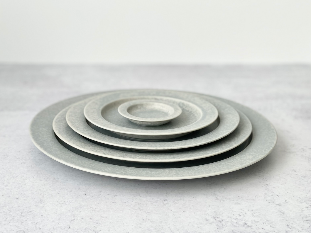 unjour - Plates in Nami (Light Gray)