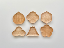 Load image into Gallery viewer, Wooden Bean Dish - Pine
